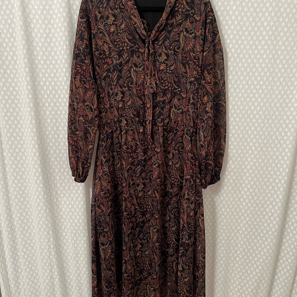 Evereve Multicolor Paisley Midi Dress